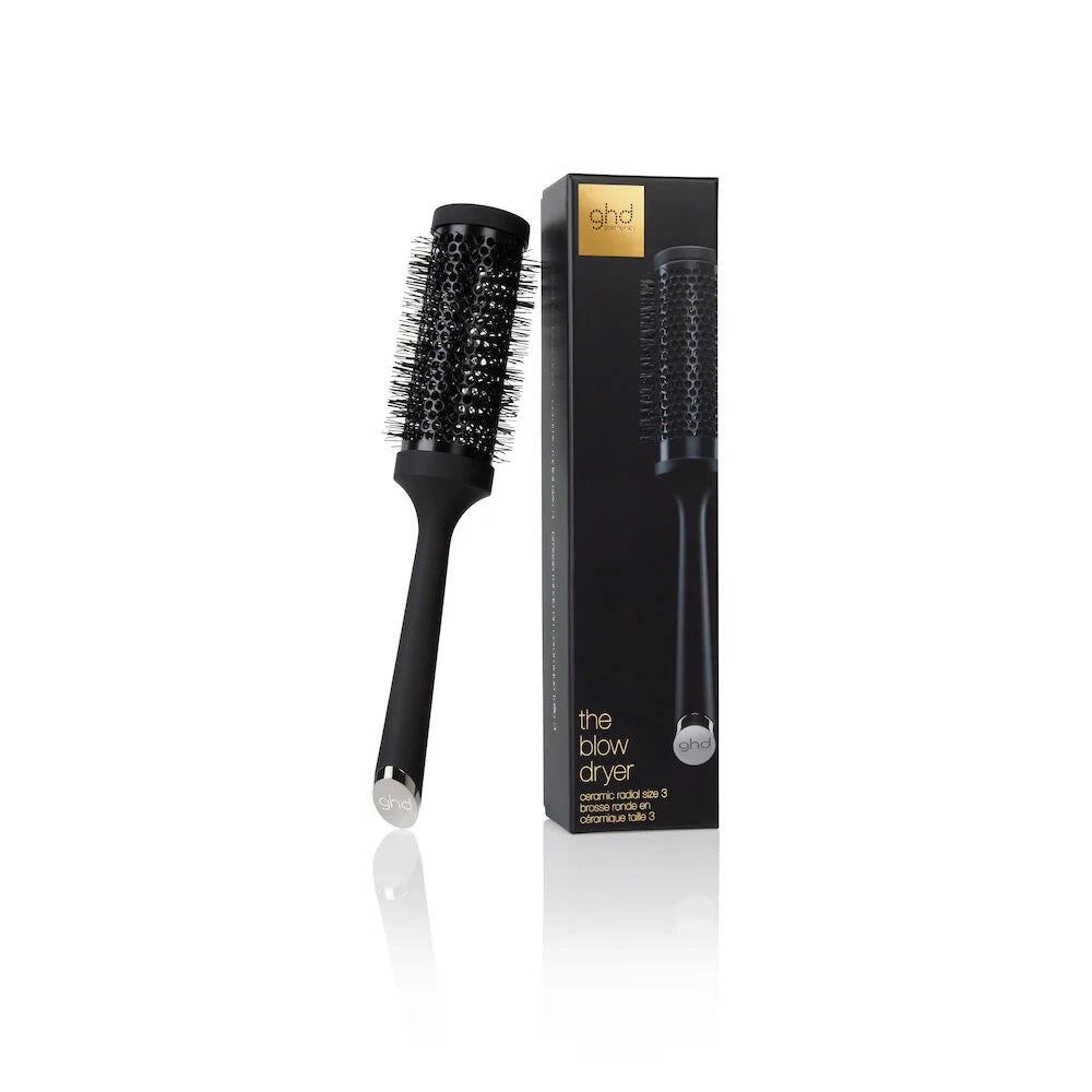The blow dryer (Ceramic Brush) Round brush