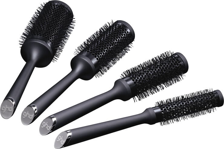 The blow dryer (Ceramic Brush) Round brush