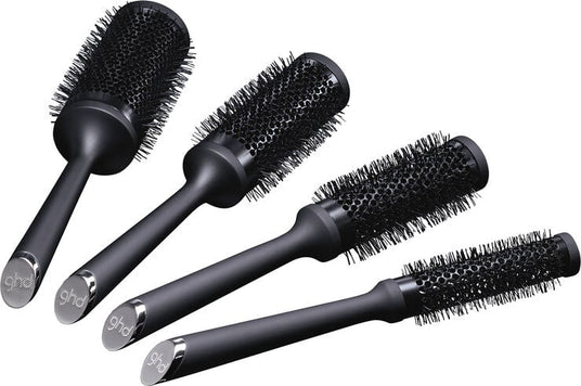 The blow dryer (Ceramic Brush) Round brush
